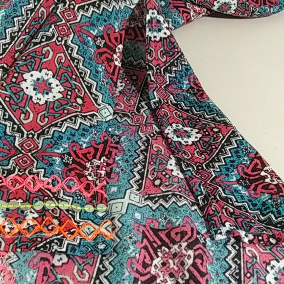 Charlie Paige Colorful Boho Top. Size S/M, P/M - Picture 7 of 11